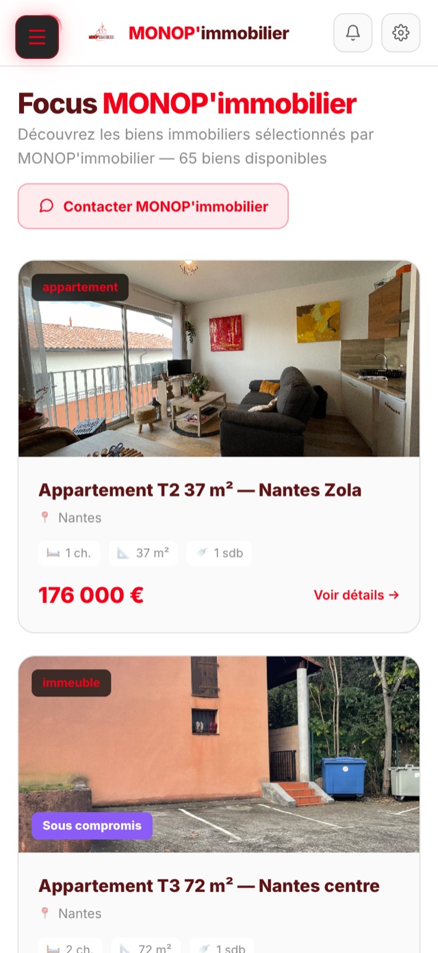 Espace client sur téléphone : liste des biens de l'agence avec photos, surfaces et prix.